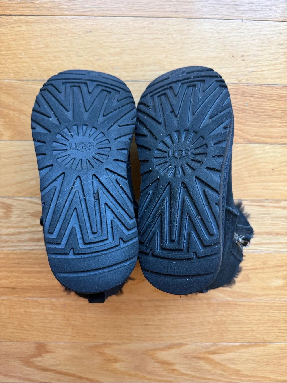 UGG classic short